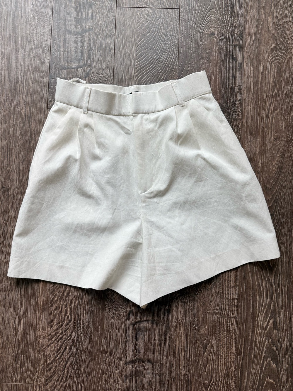 Zara White High-Waist Tailored Bermuda Shorts - Picture 2 of 10